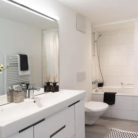 Rotachstrasse 20 In Wiedikon By Aas Service *